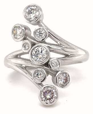 18ct White Gold 9 Diamond Stone Ring J31005